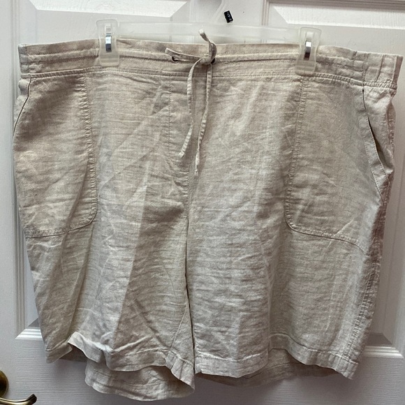 Womens Talbots solid beige casual plus size shorts. 24W - Picture 1 of 3